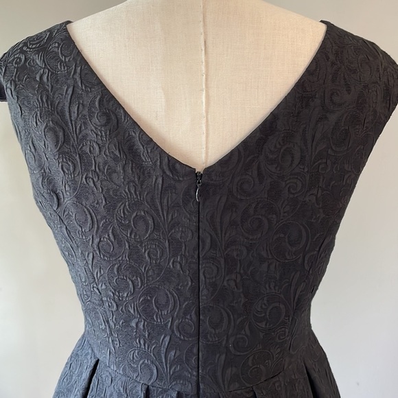 CYNTHIA STEFFE Jacquard textured SKATER cocktail DRESS / BLACK / Box PLEATS 8 - Picture 6 of 14